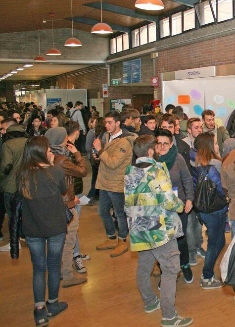 Corsi a numero chiuso Unife, elenco ammessi  a scorrimento lento