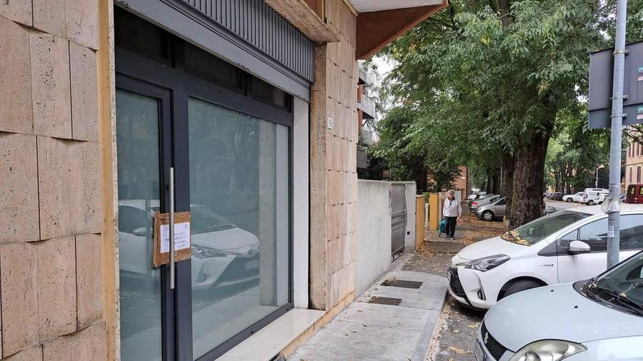 Modena: in negozio lavorano le “squillo”