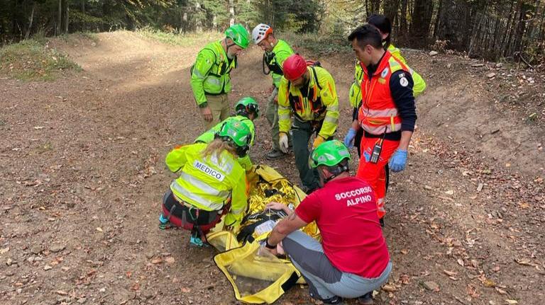 Sestola Cade in mountain bike, salvato dal soccorso alpino