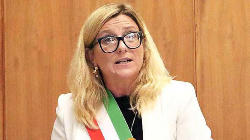 
	La sindaca Serena Arrighi

