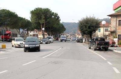 Stop ai camion più grossi nel centro di Camaiore