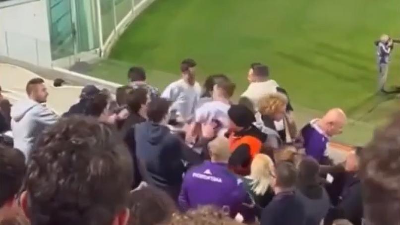Tifoso picchiato al Franchi: identificato l’aggressore. Il questore: «Una partita non può essere pretesto per scaricare tensione» - video