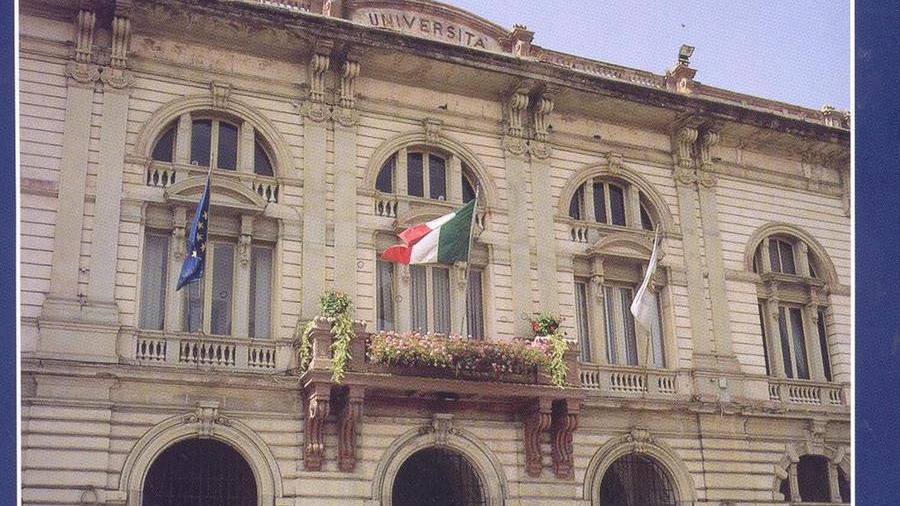 La facciata della sede centrale dell'universita'