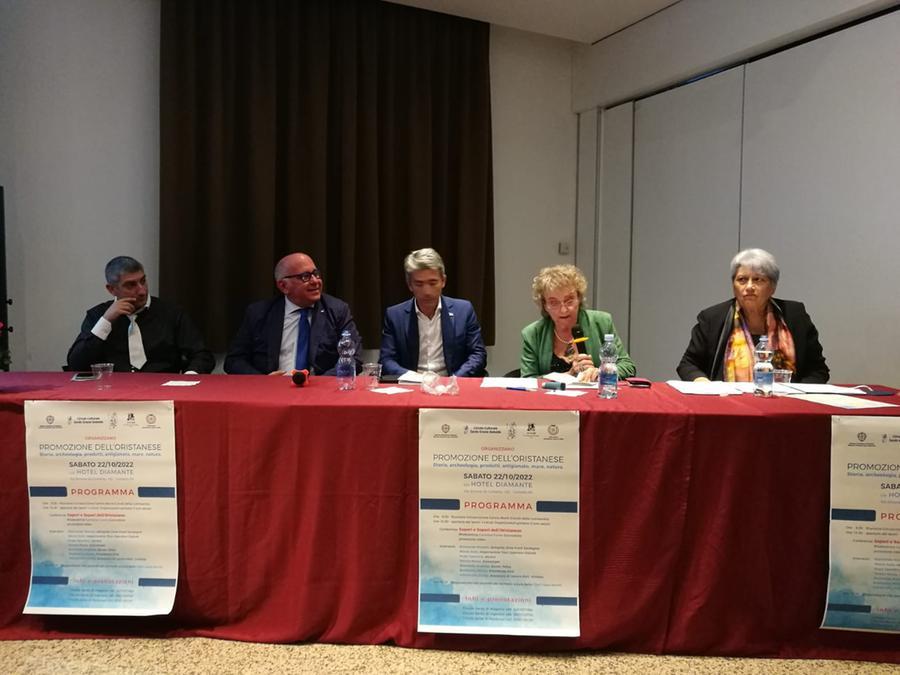 Gli emigrati sardi promuovono a Milano “i saperi e i sapori” di Oristano