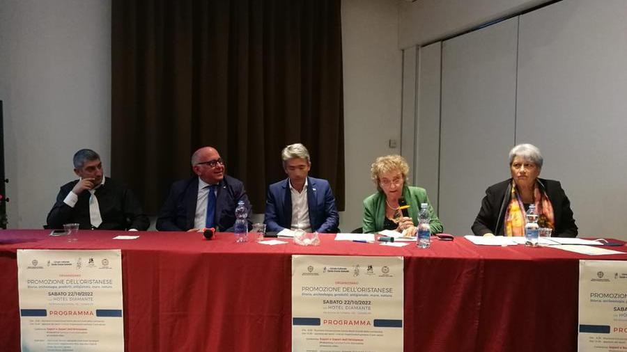 Gli emigrati sardi promuovono a Milano “i saperi e i sapori” di Oristano