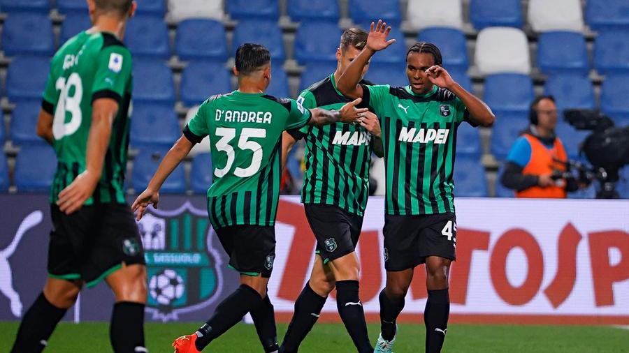 Il Sassuolo batte il Verona in rimonta