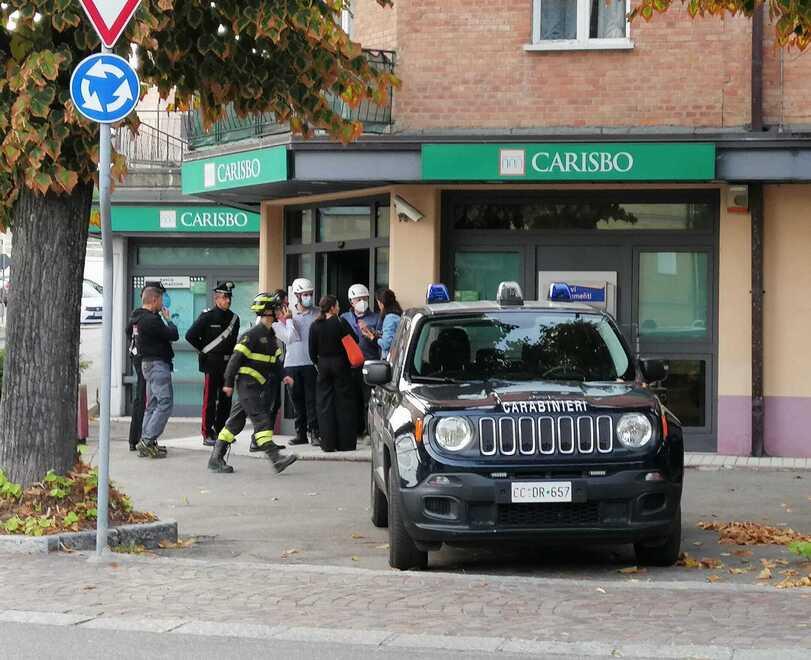 Direttore di banca modenese rimane ferito nel crollo del controsoffitto a Castellarano