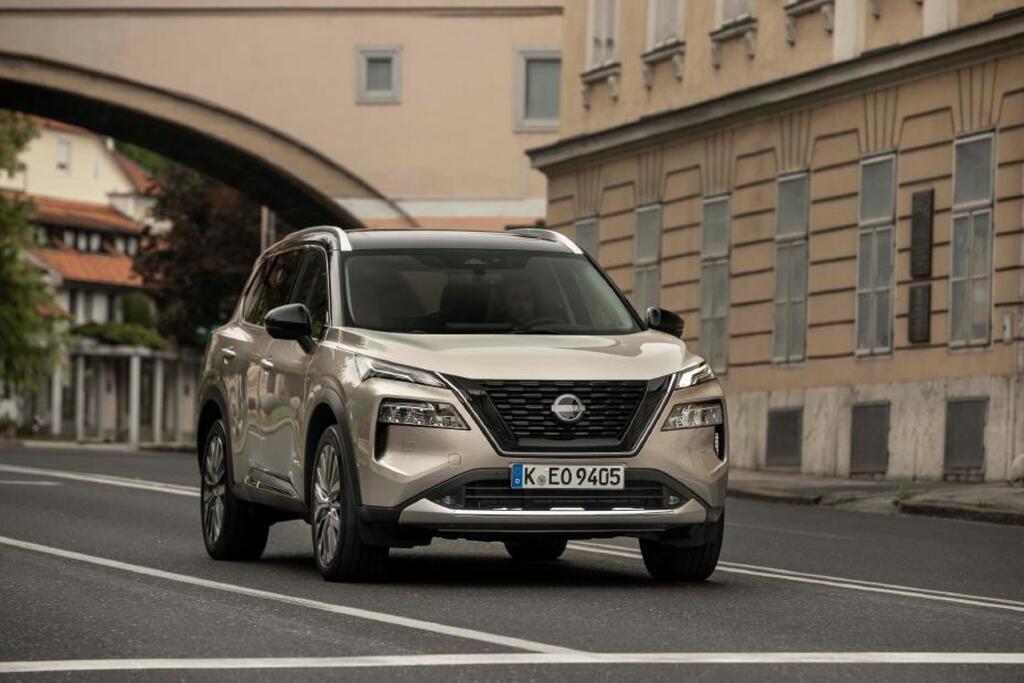 Suv elettrificato Nissan X-Trail, si guida come l'elettrico