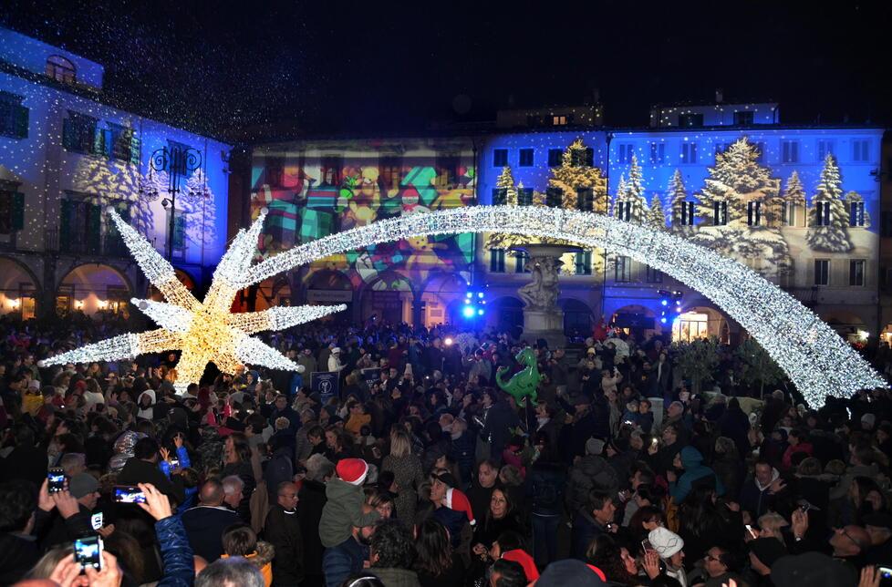 Il Natale contro il caro bollette con luminarie a led: «Puntiamo a raggiungere un milione di visitatori»