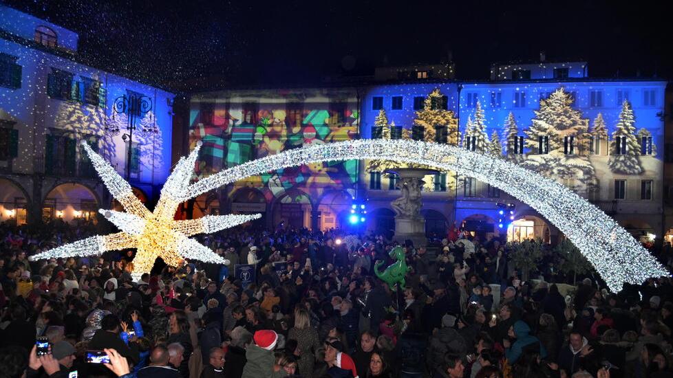 Il Natale contro il caro bollette con luminarie a led: «Puntiamo a raggiungere un milione di visitatori»