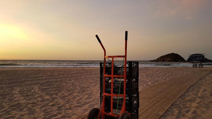 Spiagge sarde depredate, 250 chili di sabbia tornano a Chia