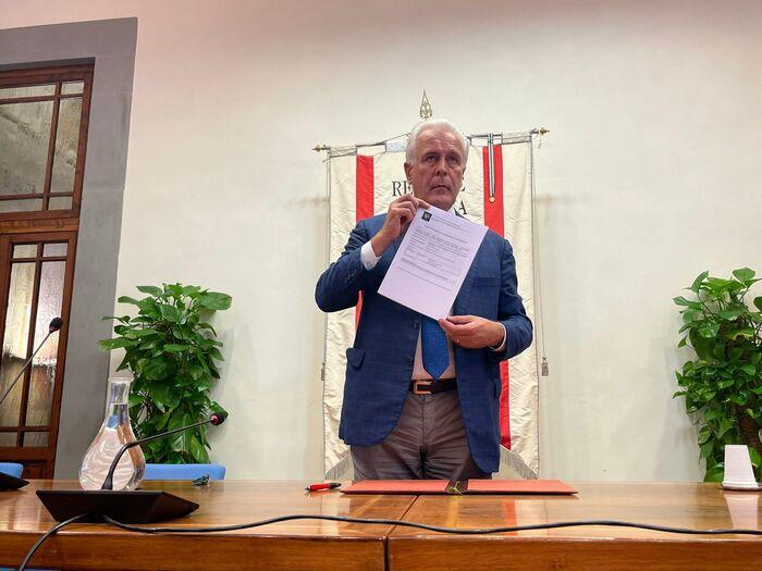 Rigassificatore di Piombino, Giani firma l’autorizzazione: «Un servizio per tutto il Paese» – Video