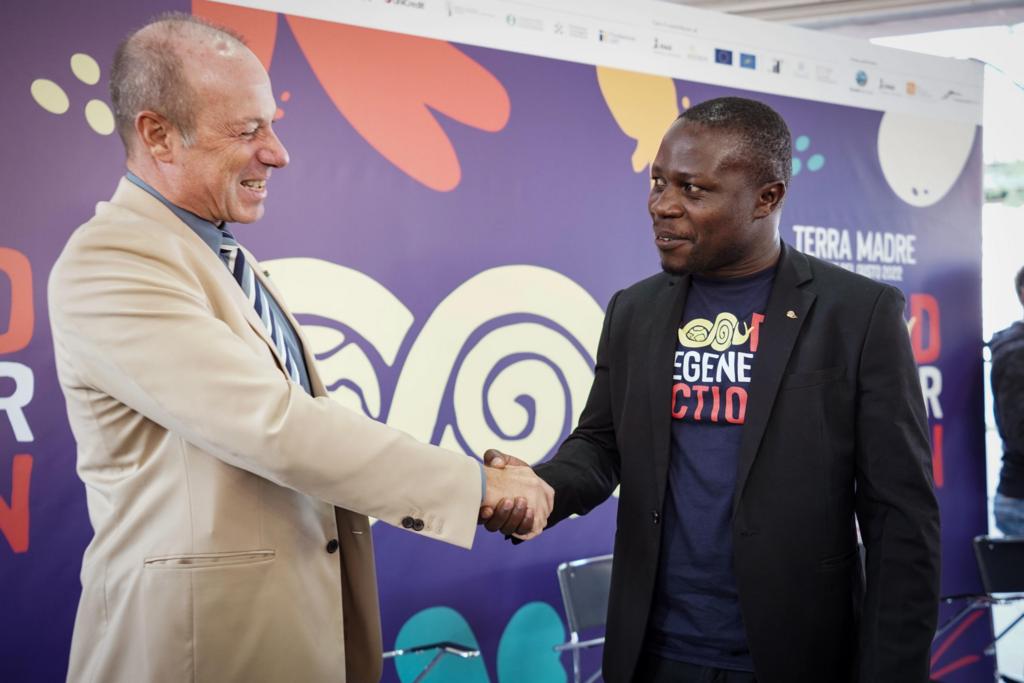 Caffè 'buono pulito e giusto', alleanza Slow Food Lavazza