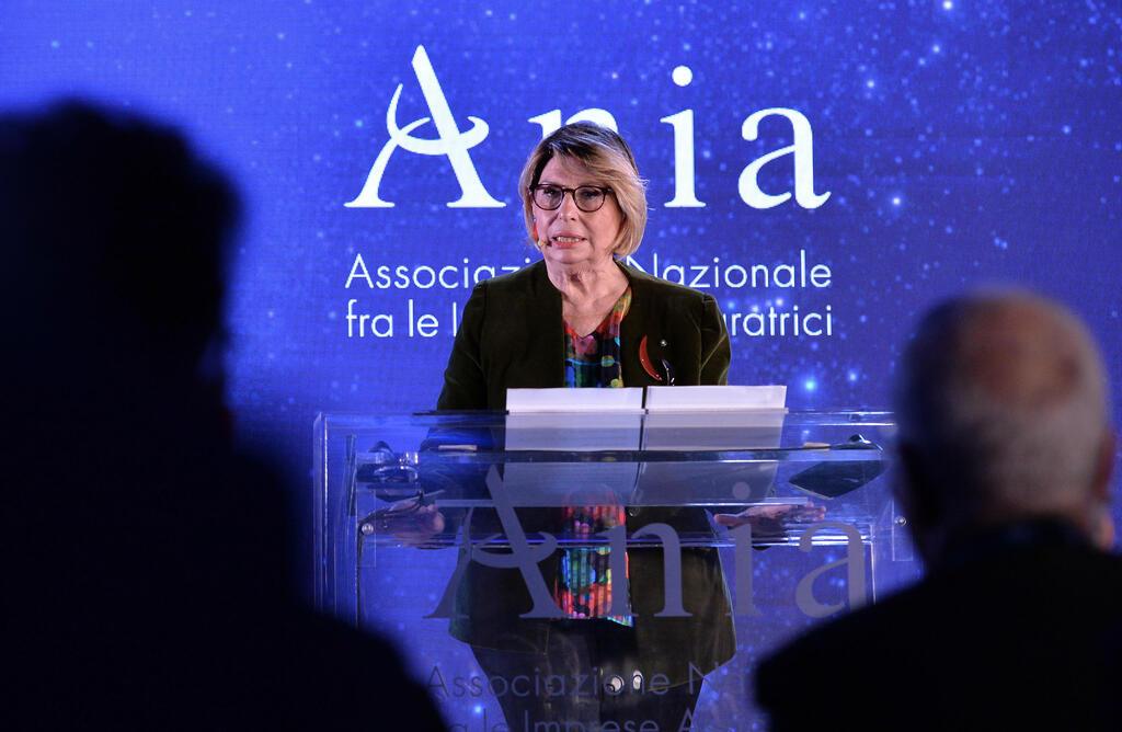 Ania, l'inflazione pesa, ma le assicurazioni reggono