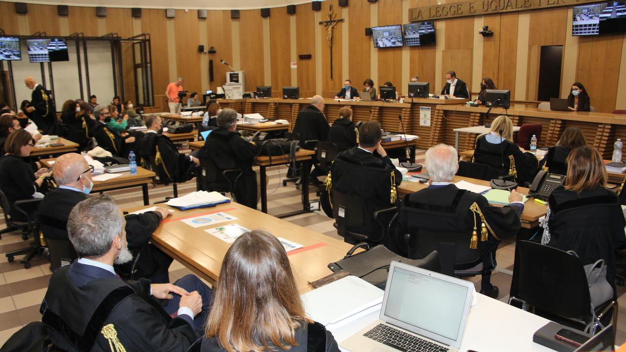 Il processo entrerà nel vivo a dicembre. Citati 500 testimoni per 17 imputati