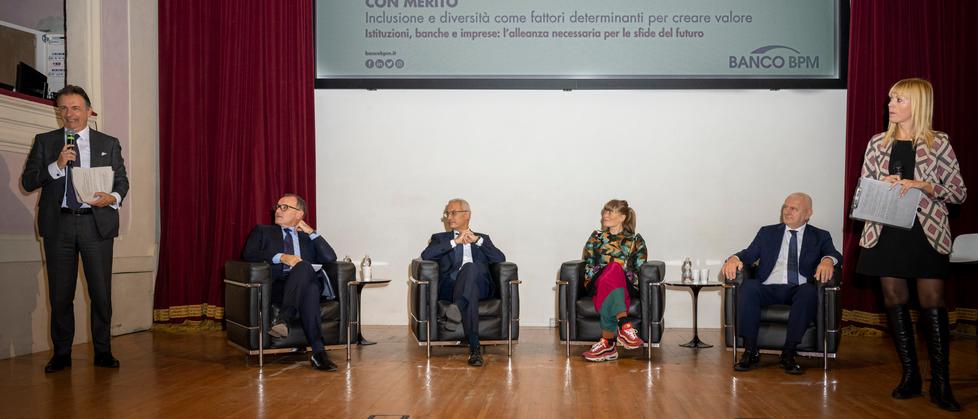 Modena “Con merito” premia 60 neodiplomati e scommette sul futuro 