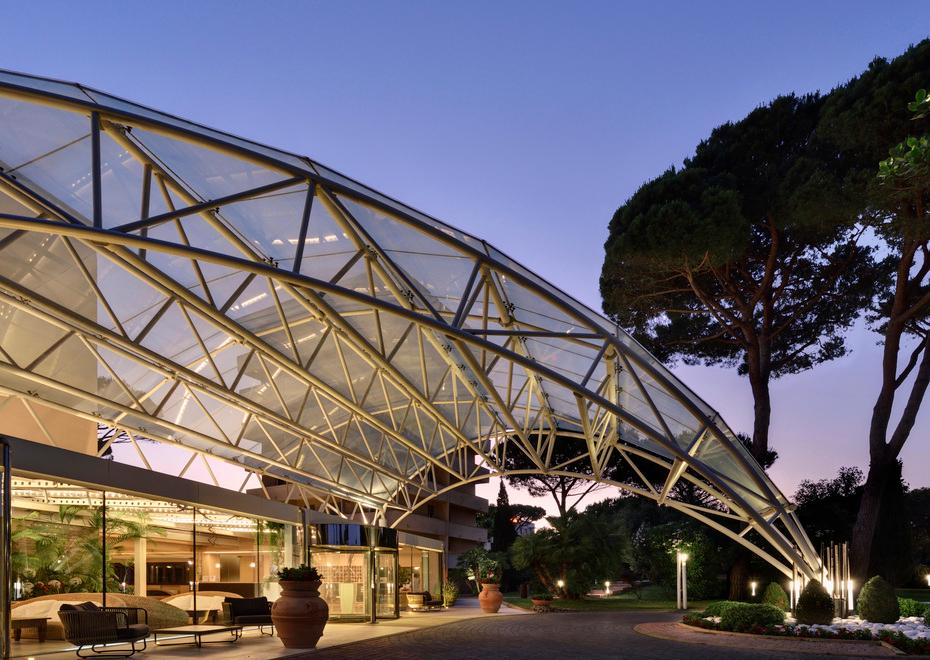 L’ingresso del Park Hotel Marinetta di Marina di Bibbona