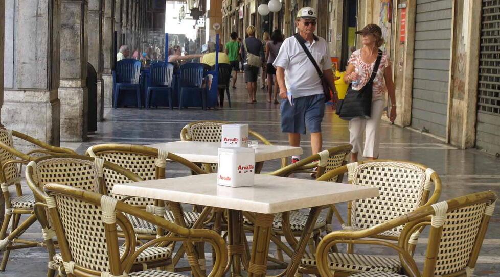A Livorno altri due mesi di suolo pubblico gratis per bar e ristoranti