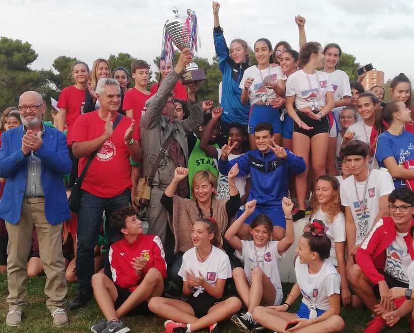 Nella foto,  il gruppo della Costa Etrusca vincitore del Trofeo del Litorale