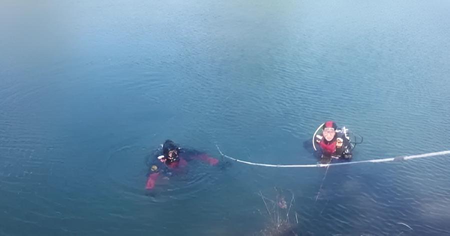 Versilia, pesca in mare anfore romane e le ributta in acqua