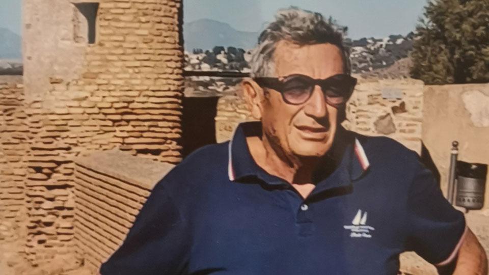 Muore nel bosco mentre cerca funghi, il figlio: «Sono stato il suo primo soccorritore»
