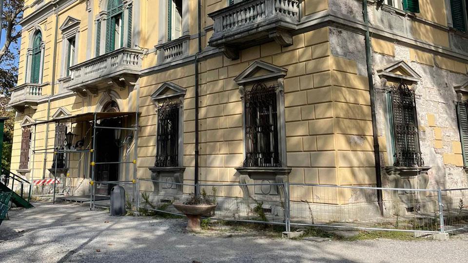 Transenne a Villa Fabbricotti ma i lavori per ora non si fanno 