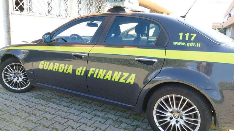 Nel terreno agricolo  una discarica abusiva: scatta il sequestro