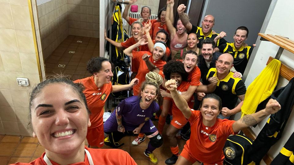 Il derby è magico: La10 affonda Pisa (5-0) e resta al vertice 