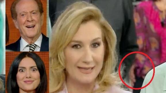 Memo Remigi palpa in diretta Morlacchi La Rai lo caccia dalla trasmissione