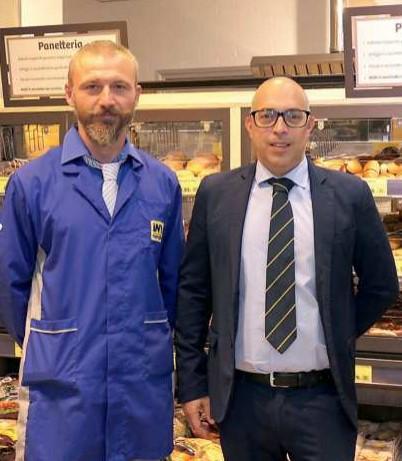 
	I gestori del nuovo supermarket (Foto Paglianti)

