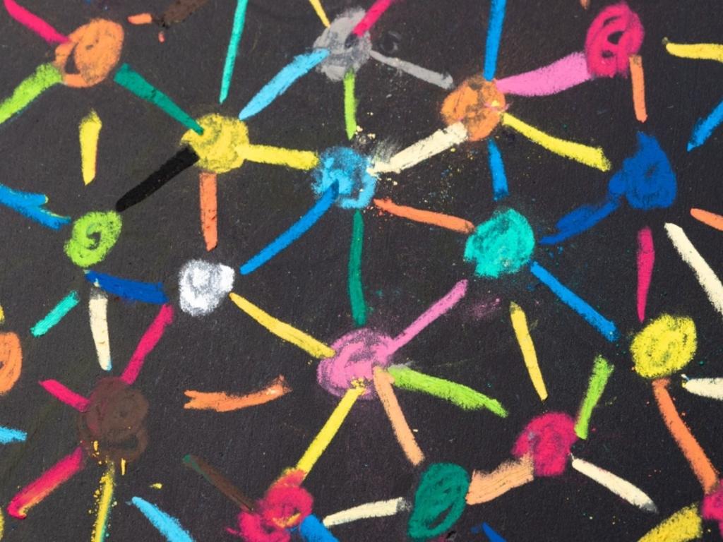 Intesa Sanpaolo, 265mila beni a famiglie povere con Golden Links