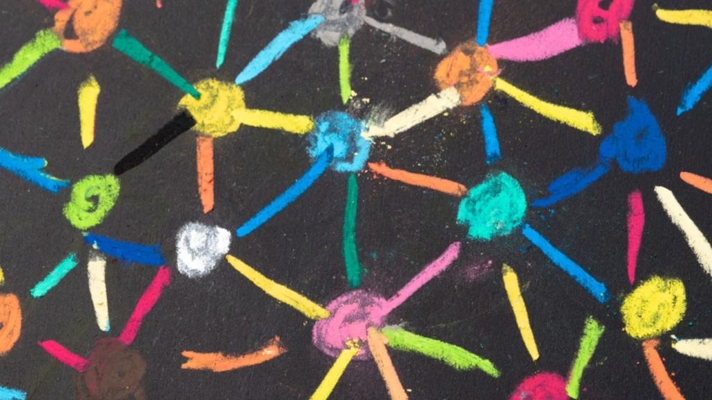 Intesa Sanpaolo, 265mila beni a famiglie povere con Golden Links