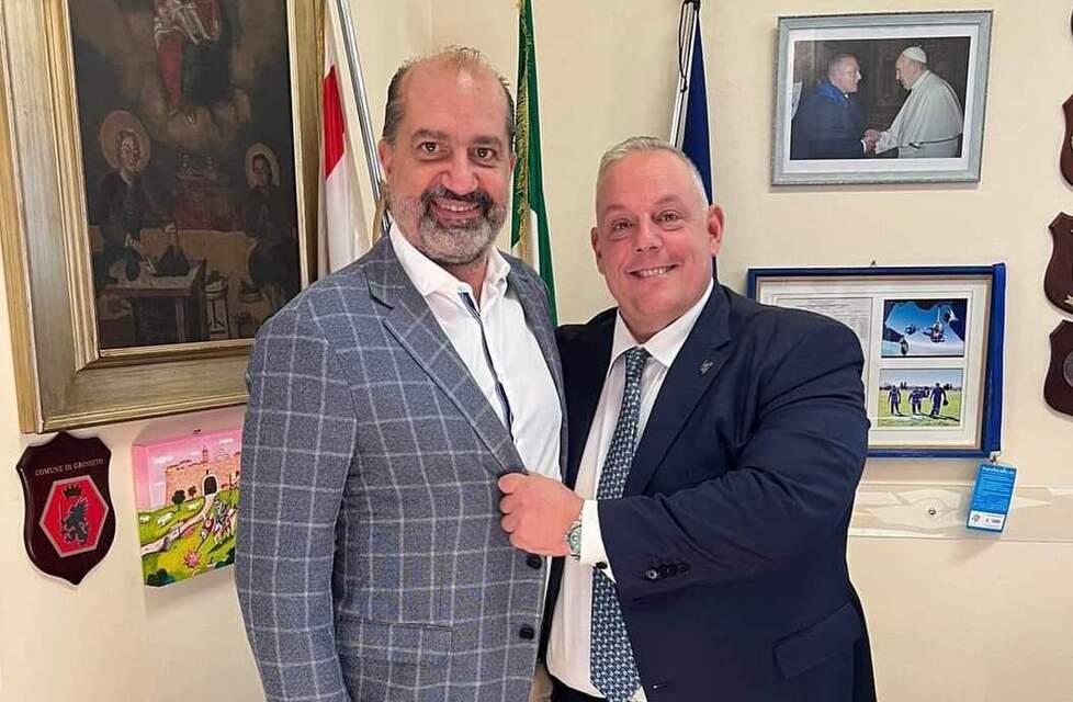 Luca Canessa a sinistra in foto con il sindaco Antonfrancesco Vivarelli Colonna