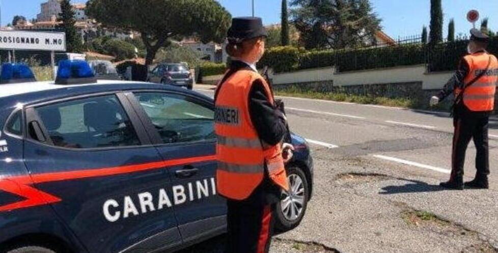 Un posto di blocco dei Carabinieri (foto d'archivio)
