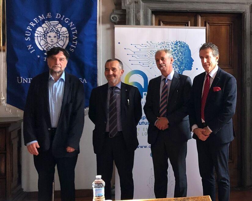 Un momento della firma dell’accordo ieri mattina in Sala Mappamondi a Palazzo della Giornata sede del rettorato dell’Università di Pisa