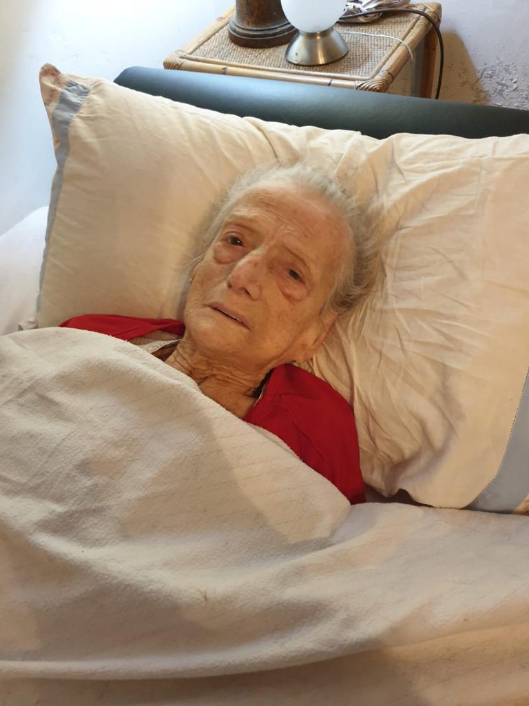 La donna è arrivata in pronto soccorso con la protesi quando è tornata a casa era senza