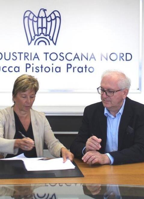 Fabia Romagnoli vicepresidente dell’associazione degli industriali e Paolo Cipriani dirigente scolastico dell’Istituto Marconi
