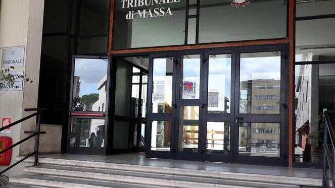 Il tribunale di Massa (foto d'archivio)