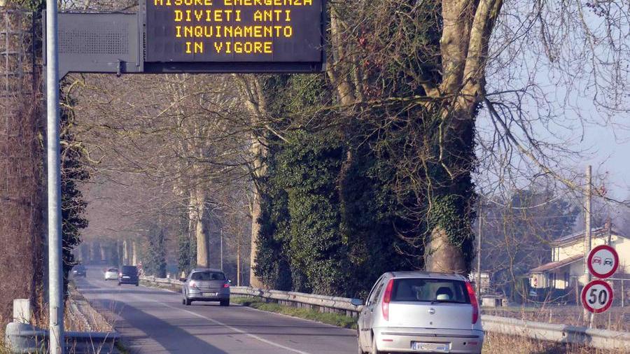 Lo smog peggiora, Ferrara chiude ai diesel Euro 4