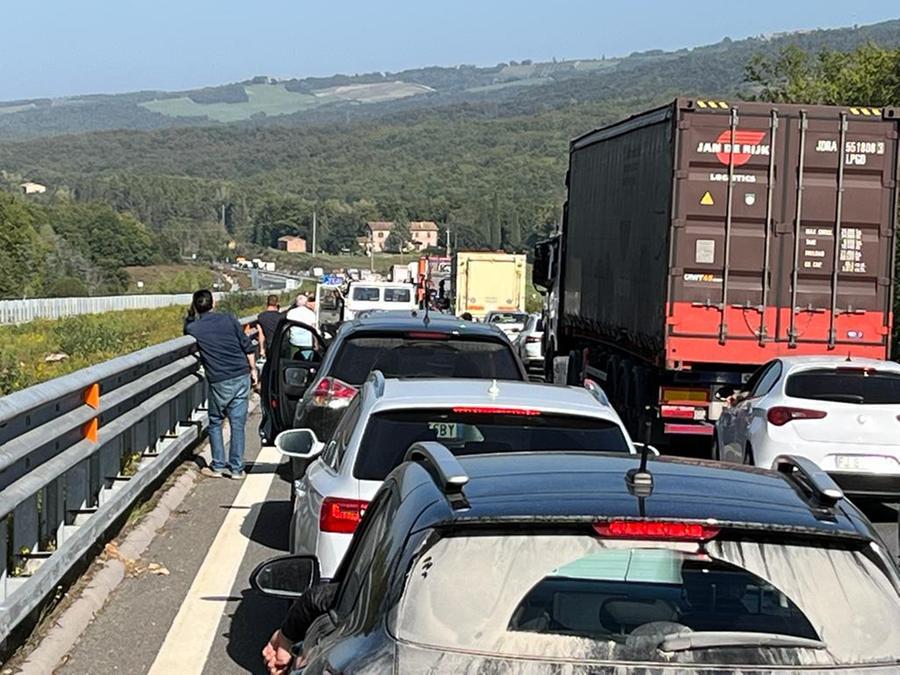 Scontro sulla Grosseto-Siena, tre in ospedale