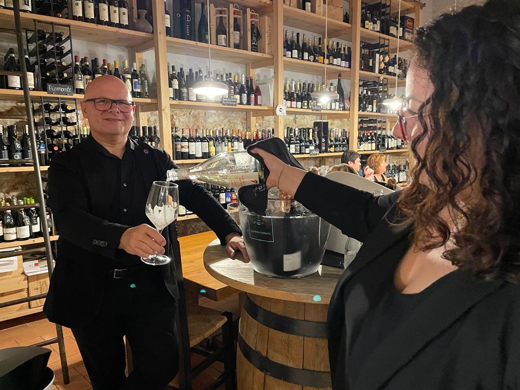 Stefano Pibi durante il "Lambrusco day" al Pbread di Cagliari