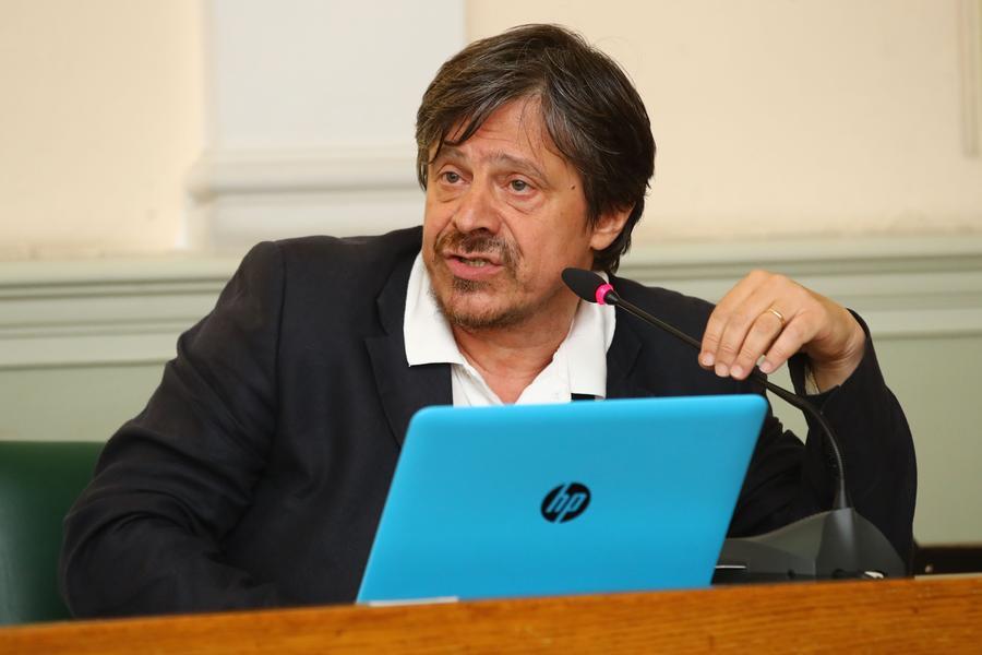 Il ministro Valditara e la paura del diverso