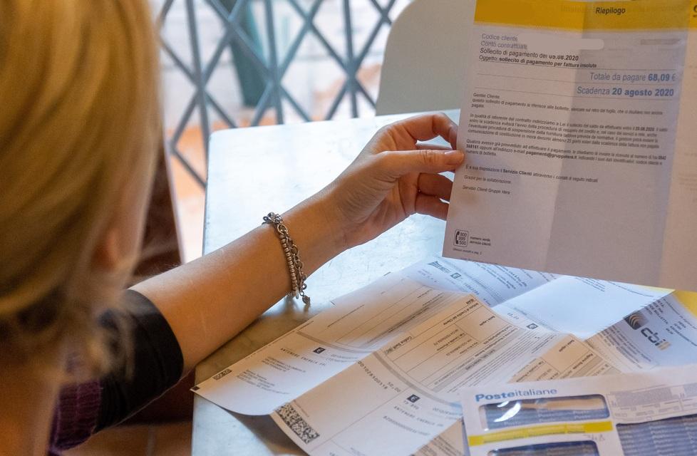 Bollette, allarme pensioni In 140mila modenesi sotto gli 850 euro 