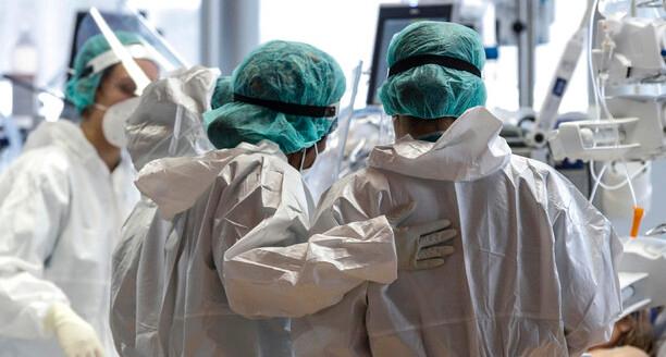 Modena «Aggressioni, stipendi ridicoli e stress: rischiamo di non avere più infermieri» 