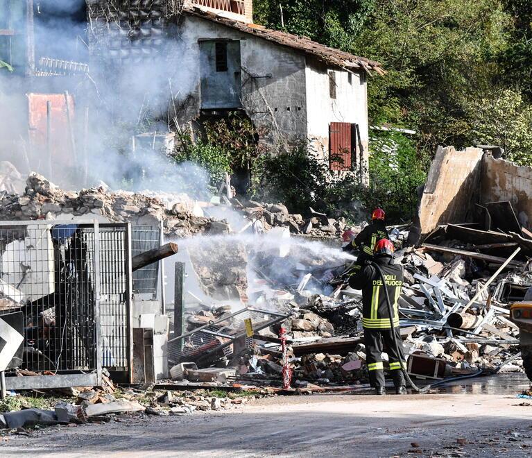 Palazzina esplosa a Lucca, la procura ora indaga per le ipotesi di crollo e omicidio colposo