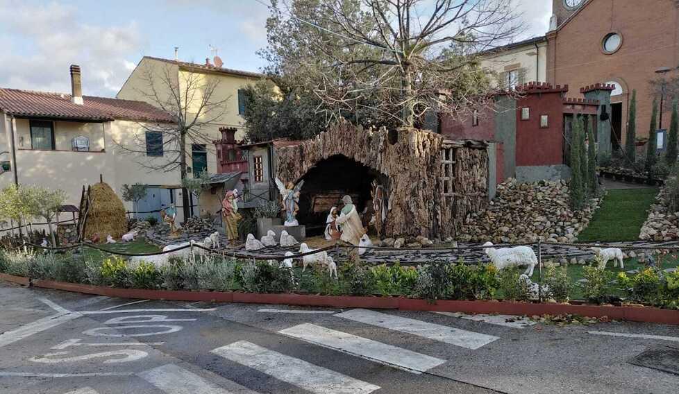 Piazza ostaggio del presepe. «Senza parcheggi per 3 mesi» 