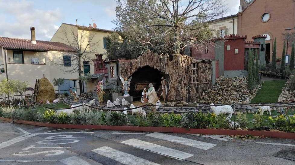 Piazza ostaggio del presepe. «Senza parcheggi per 3 mesi»