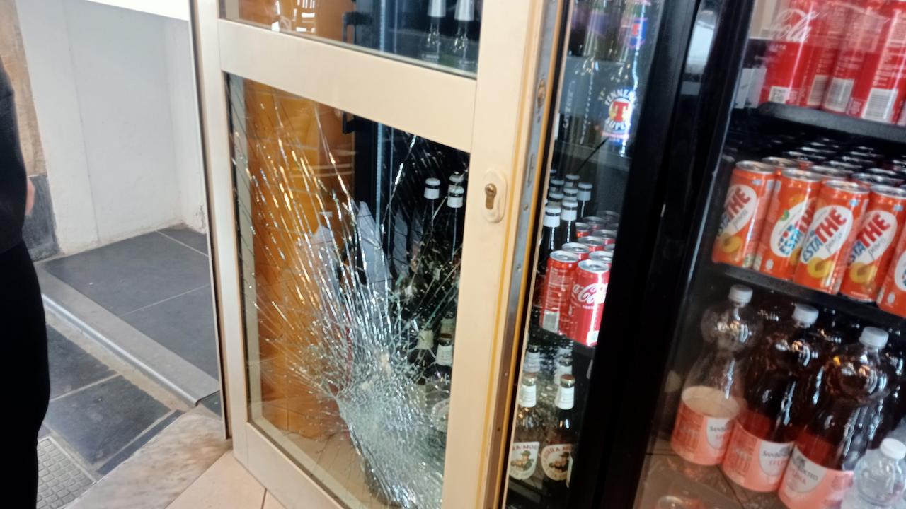 Viareggio, ladro scatenato in Passeggiata: rubati soldi, cellulari e tablet