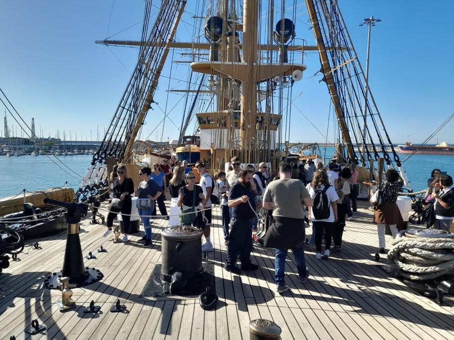 
	I livornesi sull'Amerigo Vespucci

