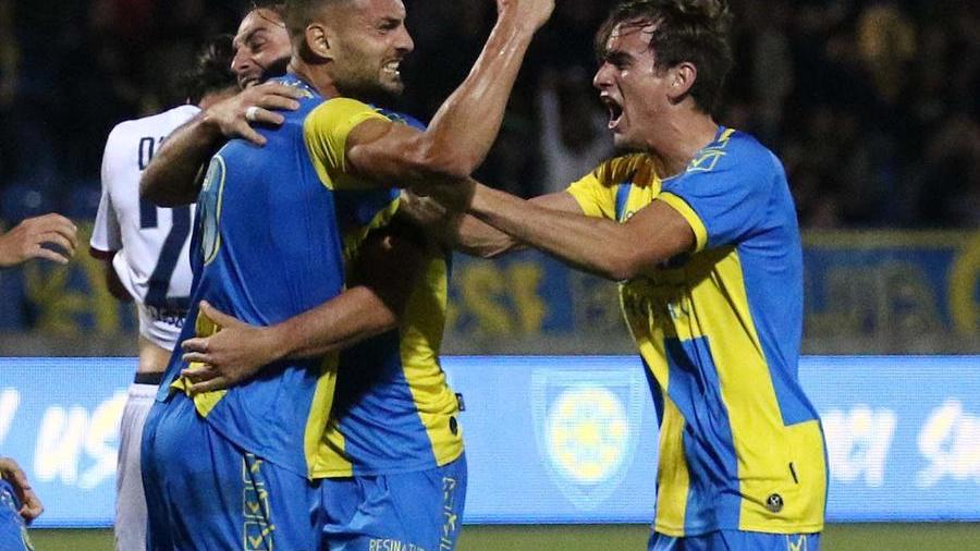 Nella foto, la rete di D'Ambrosio contro la Reggiana al 96'; a Rimini ha segnato all'88'
